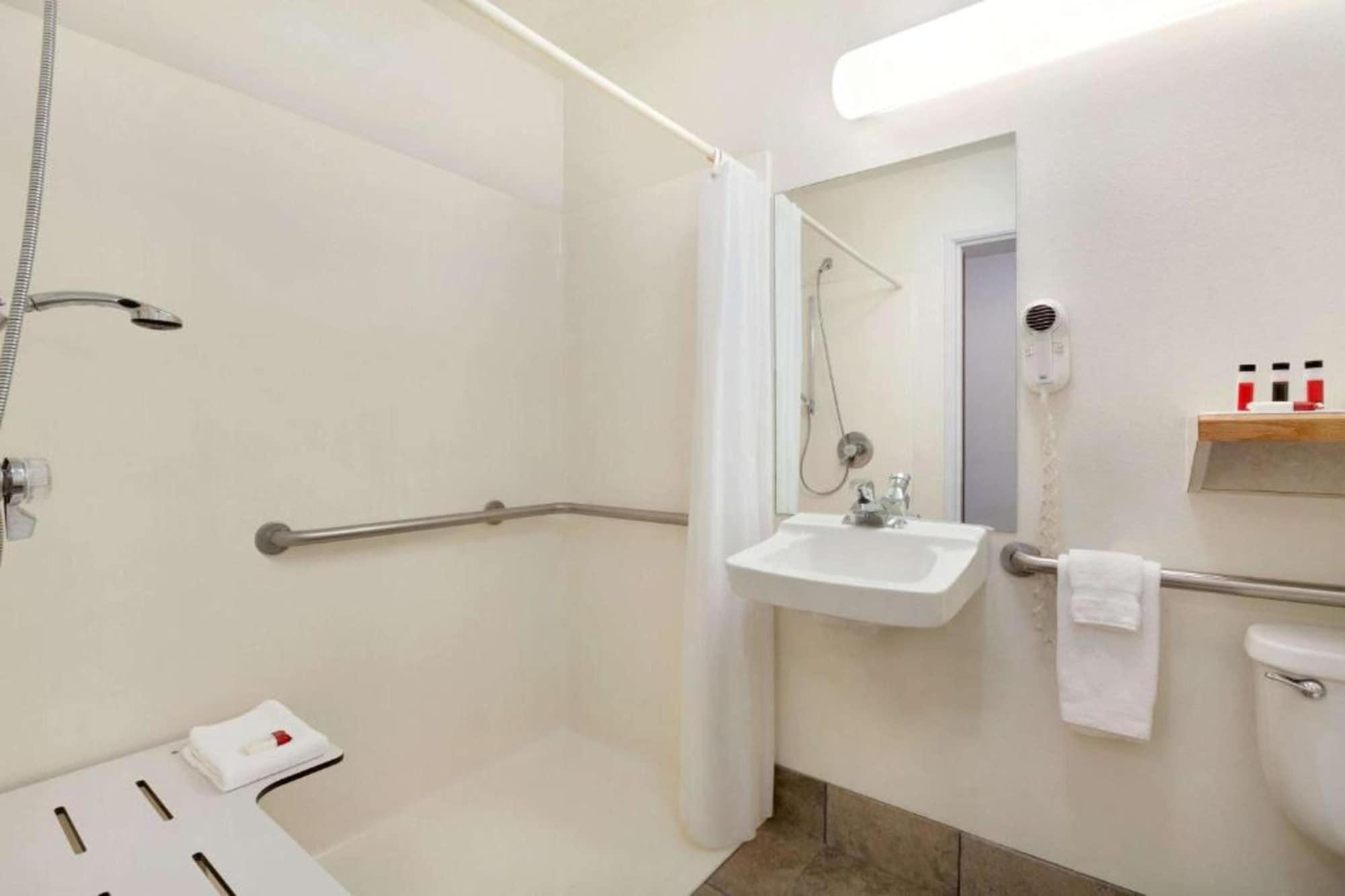 Travelodge By Wyndham Yermo Extérieur photo