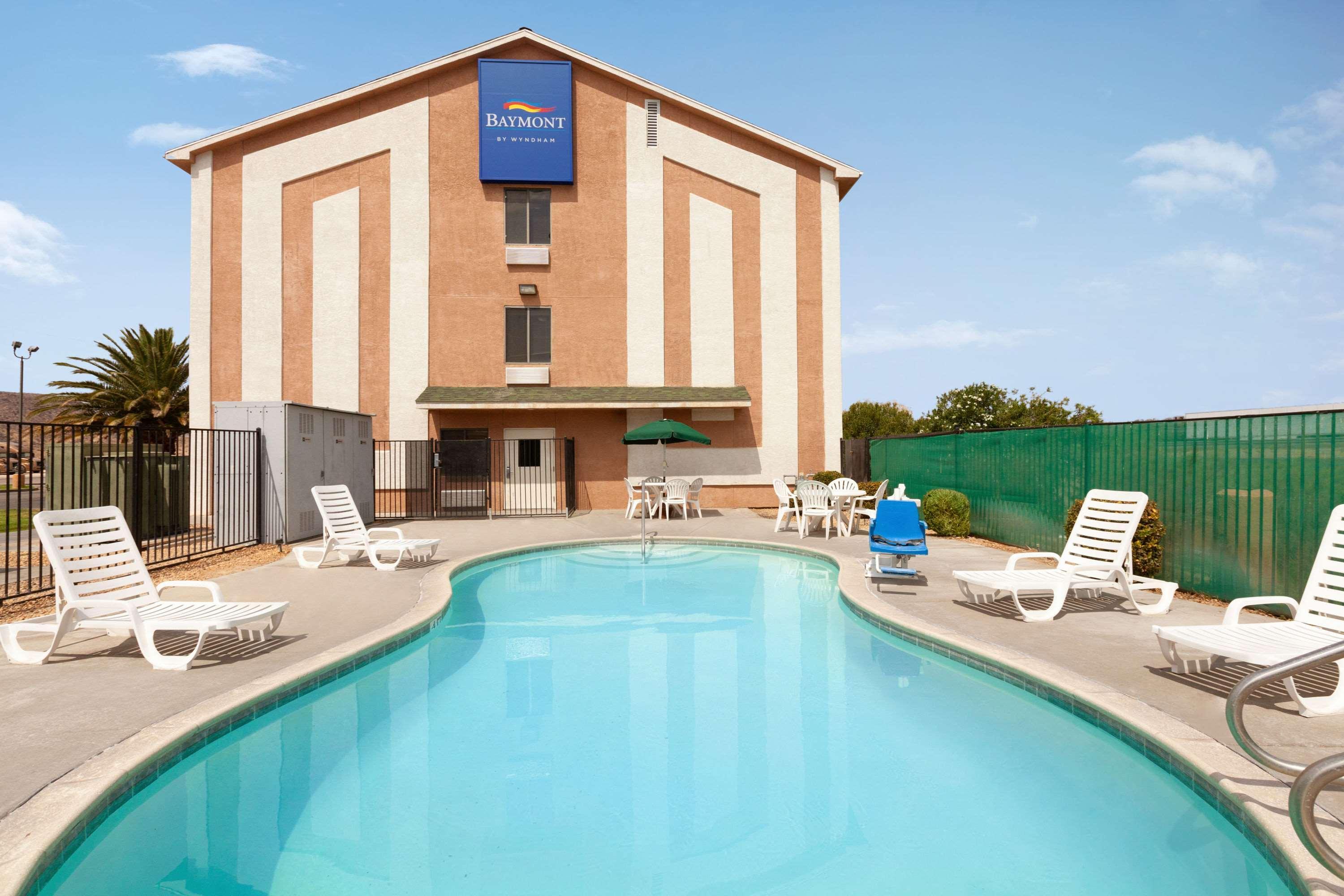 Travelodge By Wyndham Yermo Extérieur photo