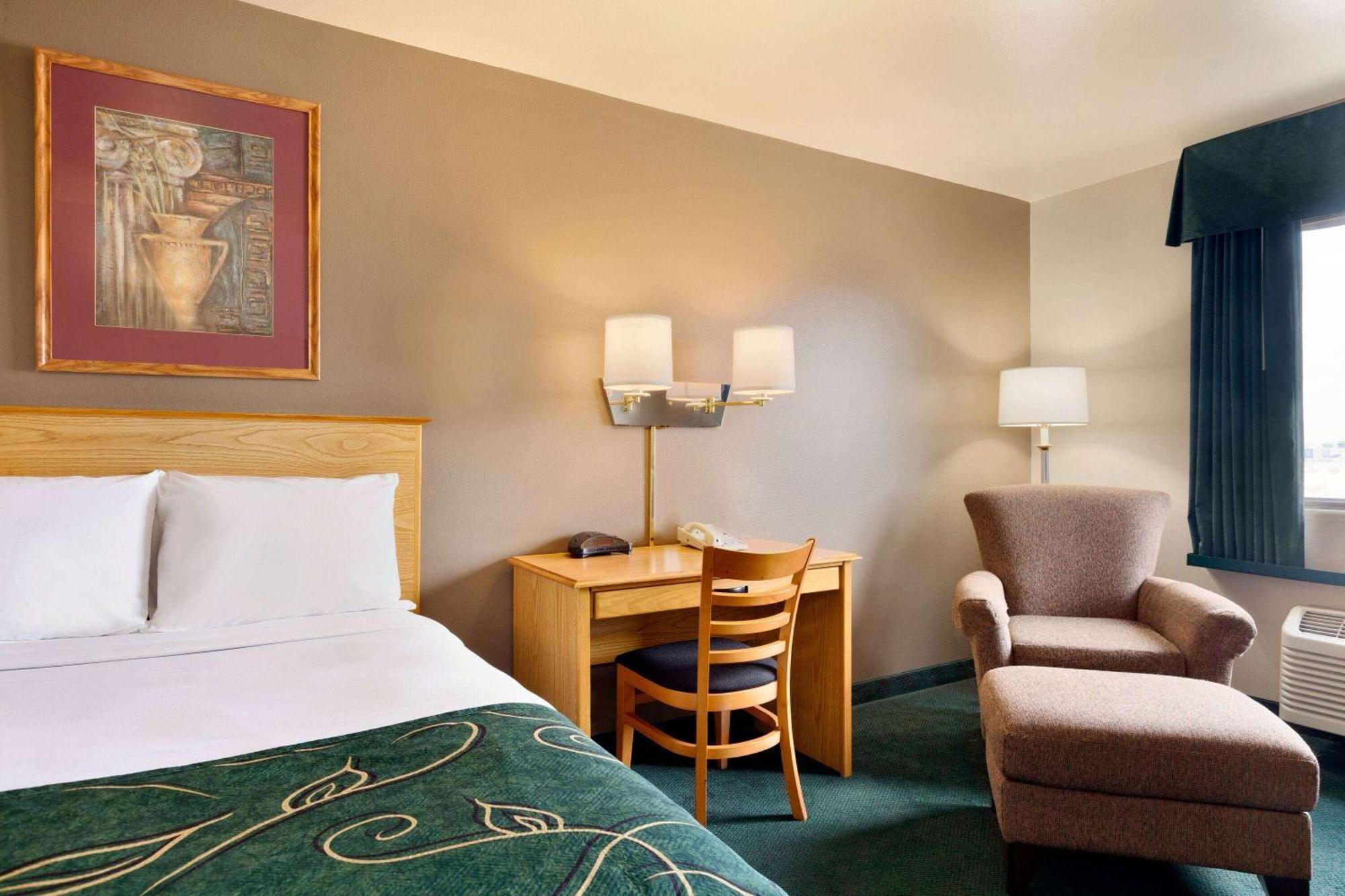 Travelodge By Wyndham Yermo Extérieur photo
